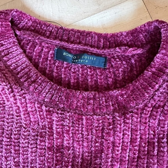 Romeo and Juliet couture Ruffled sleeve sweater, small - Picture 5 of 7